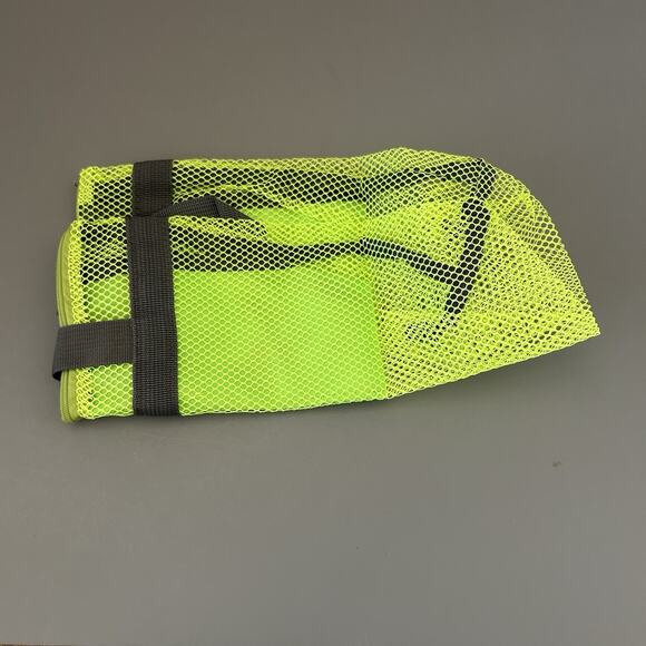 Silicone Beach and Sand Toys Collapsible Beach Bucket and Toys For Kids w/Bag - Picture 7 of 8